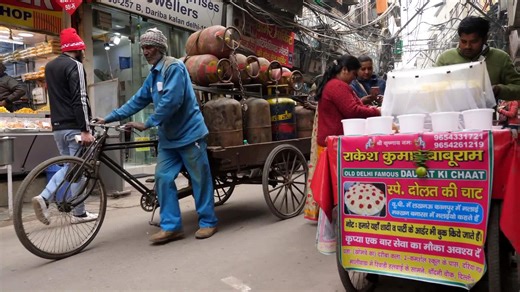 STREET FOOD CRUSH in India - this stall only open for 1 HOUR a day! | Old Delhi street food tour