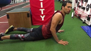 Today's #TrainerTip is going to be focused on mobility for your back. These 3 exercises are simple to do and can really help to mobilize your back as well as stretch and lengthen your core. Try mini cobra, cobra and up dog to give your back some relief and let me know how you feel after! 👕👖@onziemen 🎥Restora Fitness | Brett Hoebel