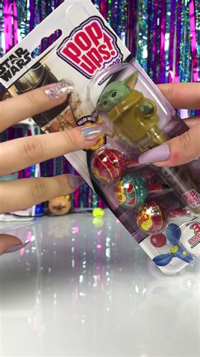 Baby Yoda candy🥰🥰 #asmr #asmrsounds #asmrunboxing #unboxing #starwars #mandalorian #babyyoda #candy #pushups #fyp #foryou