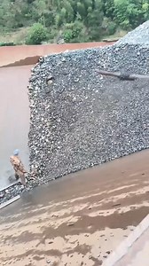 Barge unloading 3500 tons of gravels | USA Machines Channel