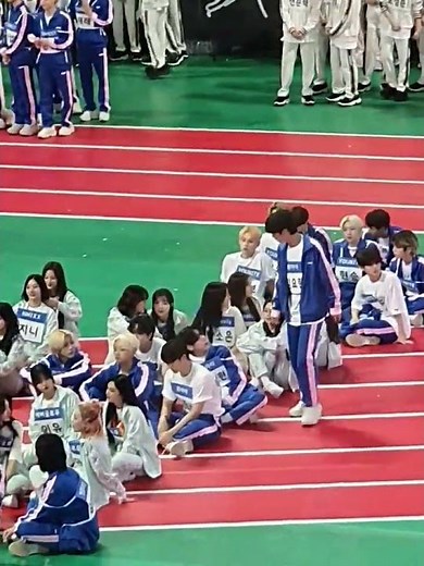 Kim Yohan is lost😂 •|• WEi at Isac 2022