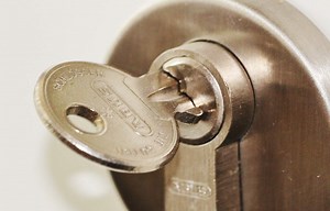 Locked Out Of House? Beware Of The 24 Hour Locksmith Scam