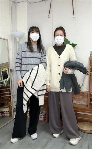 🎬 錄影 video 記得開聲 📣📣 粗冷系列～ 逢星期日約定大家 BONNIE 新款介紹 🍁🍁 每款減$30 🔴 網站紅色價格已減=實價 🔴 品質保證 薄利多銷 一次過post一次過睇哂方便選購 🫰🏻🫰🏻 網站內有更多相片近鏡參考 👀👀 網站24小時自助式下單 🛒🛒 🔸 https://www.fifty-fifty5050.com/products/-bonnie-b18016-stripe-knit-long-top 🔸 https://www.fifty-fifty5050.com/products/-bonnie-b88175-soft-long-jk 🔸 其他配搭款式留言回應內有連結網址 🍁 秋 冬 加 碼 優 惠 🍁 ⋯⋯⋯全 店 貨 品⋯⋯⋯ 🛒 消費滿$200 即減$20 🛒 消費滿$400 即減$40 🛒 消費滿$600 即減$60 ＊如此類推．加單優惠一樣 ＊購物車尾部會顯示扣減優惠 ⚠️ 如回應內沒有顯示任何網址 👉🏻 靠側請按 [ 最相關 v ] 內更改為 [ 從新到舊 ] 👉🏻 便可看到所有連結網址 🌐