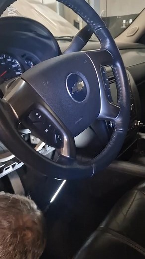 Här hjälper vi en kund med belysning som är som ett ormbo🫣 #Chevrolet #el #elfel #belysning #bakljus #karlskoga #felsökning #reperation #löda | SAVE Electronic AB