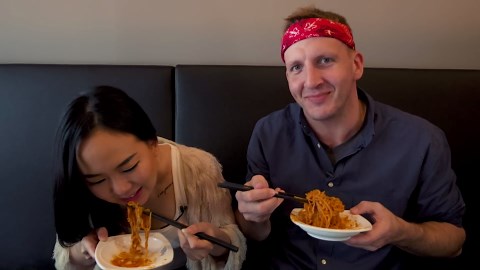 Spicy Korean food tour! Can foreigners handle spicy food in Korea?