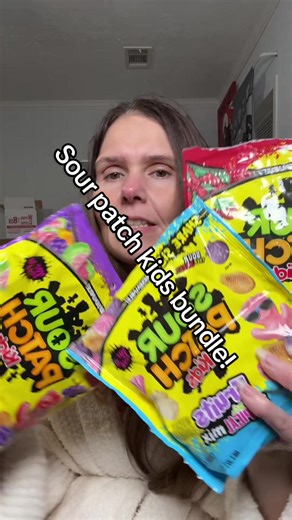 This sour patch kids bundle is an amazing deal! #sourpatchkids #candy #sourpatch @Sour Patch Kids @Snackworks
