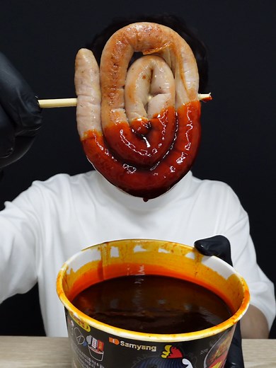 불닭에 찍어 먹는 매운 소세지 kielbasa #매운음식 #eating #spicy #kielbasa | Buldak Sauce