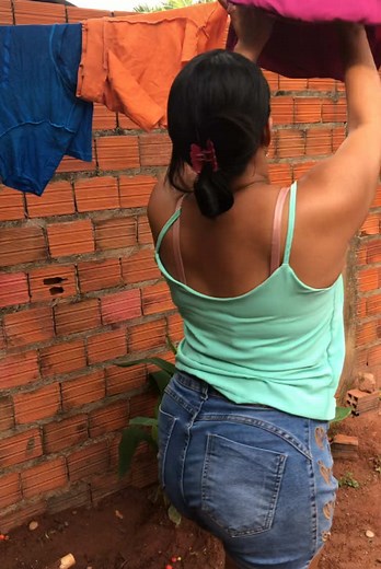 Hanging Laundry Efficiently in Your Backyard