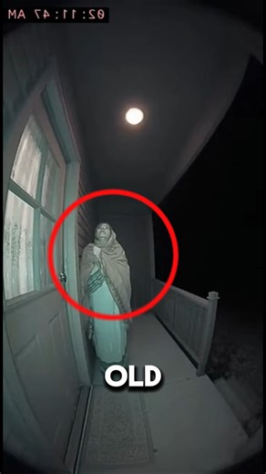 Midnight Knock: The Terrified Old Woman at My Door! 😱