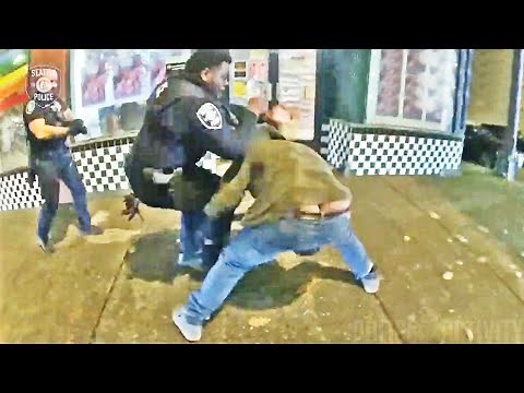 Assault Suspect Fights Seattle Officers During Arrest