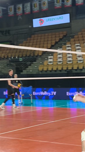 Naši borci jsou ready na zápas 💪💥 Odveta play-off CEV Volleyball Cup začíná dnes ve 20:30. Původně plánovaný přenos na ČT Sport Plus pravděpodobně bohužel nebude 😥. I tak nám ale drž palce a nezapomeň sledovat naše stories!!! | VK ČEZ Karlovarsko