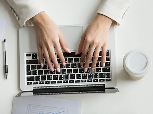 Como escrever um e-mail formal: modelos e exemplos prontos