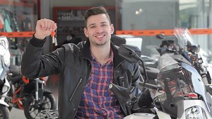Download Man shaking keys in his hand for free