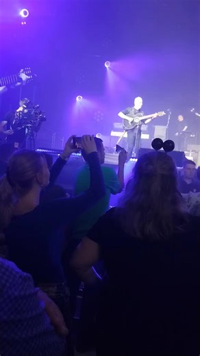 23 reactions · 5 comments | Úžasný koncert.. Elán... Brno❤️❤️ | Renusa Danekovie | Facebook