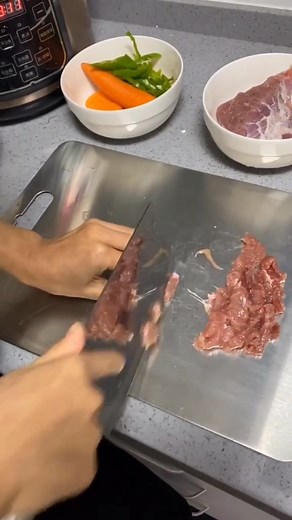 🍖 Do you replace cutting boards often because they mold or scratch easily? Try the 304 stainless steel cutting board—your “lifetime” kitchen companion! 💎 Scratch-resistant, non-warping, and strong enough for chopping and heavy use. Easy to clean, no bacteria buildup, no unpleasant smells. A beautiful, long-lasting, and completely food-safe kitchen essential. Order now: https://www.smarthome247.asia/sscuttingboard | Smart Home Appliances