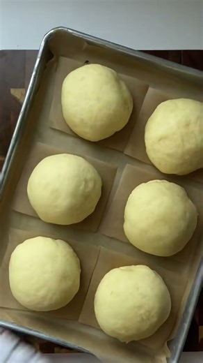 Chocolate Bomboloni Recipe: Fluffy Italian Filled Doughnuts #food #custardrecipe