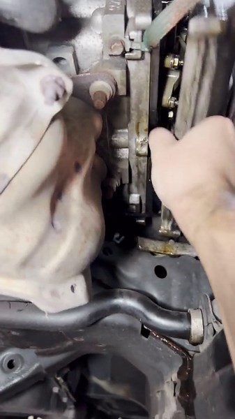 2011 Subaru Outback 2.5i Premium: Valve cover gasket replacement