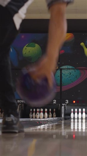 The result of my slow-motion release... I'll get one on my phone for slower slow motion... at least its super clear Lol #BrunswickBowling #HammerBowling #RadicalBowling #DV8 #Columbia300 #Ebonite #TrackBowling #HK22 #HK22C #HK22C2 #dynamicore #dynamicore2 #DOT #pba #strike #300games #revs #onehanded #withthumb #morganhillbowl #mr99 #ggjbowling