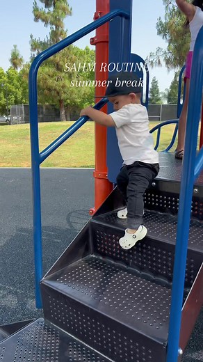 Morning routine plus headed to the park before nap time #morningroutine #mommorningroutine #morningswithkids #morningcoffee #beautifulbydrew #walmartfinds #binkybro #zarakids #targetstyle #parkday #stayathomemom #sahmlife #momlife #toddlermom #toddleractivities #outdoorfun #screenfreemorning