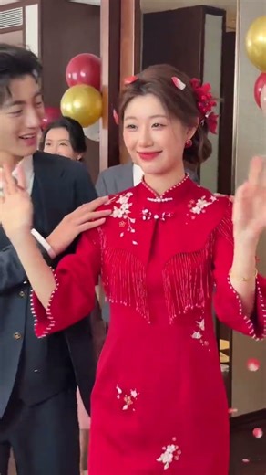 My best friend's red wedding dress was absolutely 💃✨#preparingformarriagedaily #toastwear