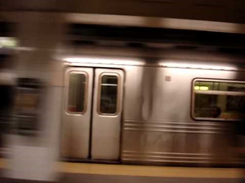 MTA New York City Subway : On-Board R42 E Train With R46 V Train On The Local Track To 65th Street