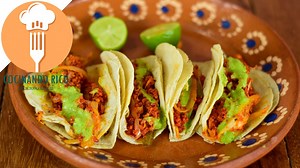 Tacos Callejeros muy Deliciosos, prepara unos deliciosos tacos callejeros desde tu casa y disfrutalos con tu familia, recetas caseras y deliciosas en Cocinandop Ricio #comida #recetas #yummy *INGREDIENTES: -1/2 kg. de Chorizo. -1 Cebolla grande fileteada. -1 Chile jalapeño en bastones. -Tortillas *Para la salsa -1 Aguacate. -Unas ramas de cilantro. -3 Chiles serranos. -Un trozo de cebolla. -1 Diente de ajo. -Sal. | Cocinando Rico