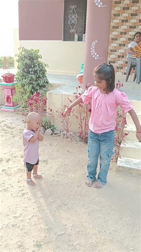 tya natin marli mathi 💃🔥 | त्या नटिन मारली मीठी 😅🤣#radhalokare #shorts #viral #trending