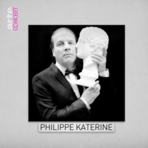 En 2010, Philippe Katerine n’est plus un musicien : il devient performer. #InrocksFestival | ARTE Concert
