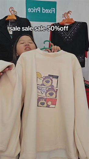 Collection de mode à prix fixe au Népal