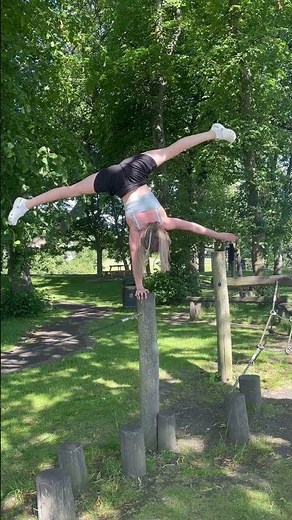 Handstand practice in the park 🤸 #shorts #handstandchallenge #handbalance