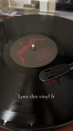 Yes I know it’s a half step down lol, I think it sounds better like that #fyp #metallica #welcomehome #masterofpuppets #vinyl