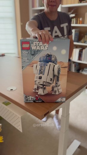 Build LEGO R2-D2 With Me! 🤖 Fun: 6 Difficulty: 6 Display: 7 Finger Pain: 4 Build time: ~5 hours R2-D2! My fav Star Wars droid is here!! So cute! #lego #legos #afol #asmr #asmrlego #legoasmr #legotok #toys #starwars #r2d2 @LEGO