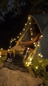 Surviving in the forest by foraging for food and spending the night with nature #bushcraft #relax #solocamping | Thomas Samantha