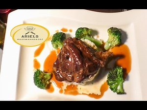 Geschmorte Kalbsbäckchen mit Selleriepüree und Broccoli, Hausmannskost,