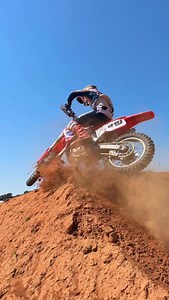 76K views · 4.1K reactions | Snuck a few ‘93 CR250 laps in on the @motosandbox SMX track 鸞 Who would want to see 1993 @jeremymcgrath time travel and race a current Supercross on his CR250 2-stroke? @redbullmotorsports @redbull @motosportinc @rdrco.inc @bbrmotorsports @allballsracing_ #CR250 #CR250R #2stroke | Carson Brown | Facebook