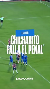CHICHARITO FALLÓ EL PENAL 😳 Chicharito no logra convertir esa oportunidad y el marcador se mantiene. Cruz Azul más cerca de semifinales.🔥 #layvtime #ligamx #cruzazul | layvtime