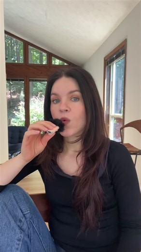 Part 1: Here is everything you need to know about woven fabrics. You’ll learn about warp and weft yarn, how to propely cut out your pattern pieces and why this is the right way to do it. #beginnersewingtips #sewingforbeginners #sewingtiktok #CapCut