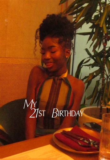 This song is the only reason I’m excited for my 21st birthday. Thank you to all my friends who turned into photographers and videographers for the night. I love you guyssss ❤️❤️ #fyp #birthday #21 #ghanatiktok🇬🇭 #juneborn