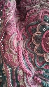 Pattern 👉🏻 https://patternshere.com/unlock/?pattern=mandala-madness #crochet #crocheting #crochetlove #crochetcommunity #crochetpattern #crochetblanket #crochetersofinstagram | Crochet Tutorial