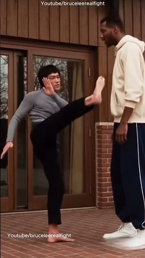 2.1m Basketball Player Learns Bruce Lee High Kick