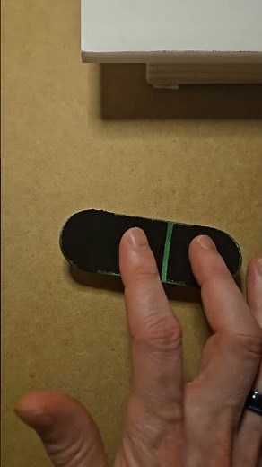 How to kickflip a fingerboard #fingerboard #fingerboarding #fingerboards #skating #tutorial