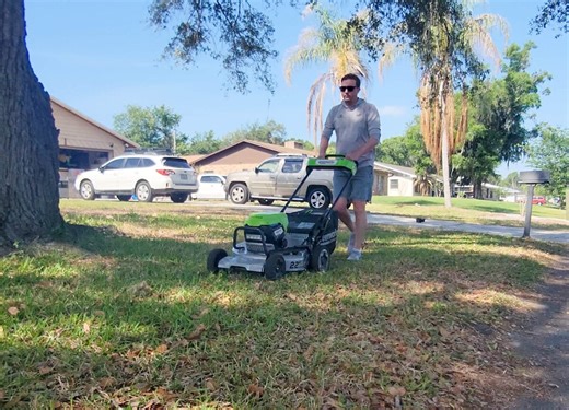 Greenworks Commercial 22-in Self-Propelled Lawn Mower ATM22A