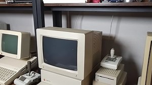 1986年的苹果电脑怎么启动