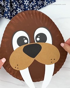 Make a walrus out of a paper plate! Template 👇 | Simple Everyday Mom