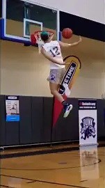 Between the legs dunk show!
