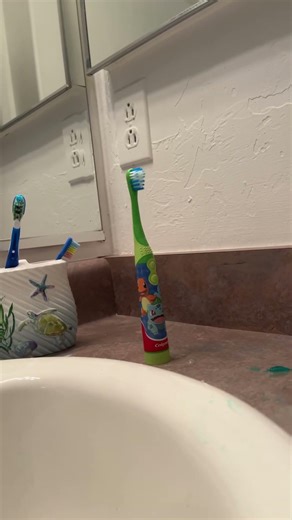 Spinning toothbrush