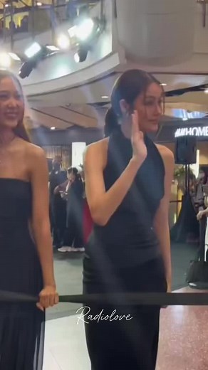 6.2K views · 106 reactions | Ý là trước giờ có bao giờ làm fan service đâu mà bảo ng ta làm 藍 #น้ำตาลฟิล์ม #namtanfilm #plutoseries | Radio Love | Facebook