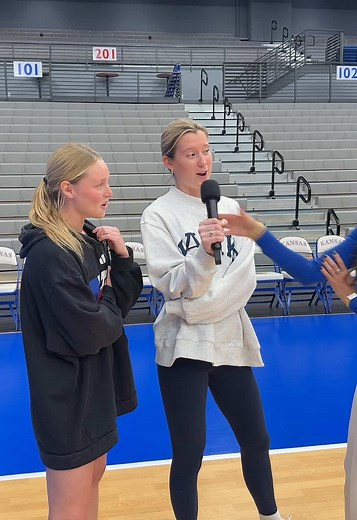 Exciting Moments in Kansas Volleyball Action
