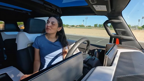 Big, Bold, and Electric: The Hummer EV SUV Review