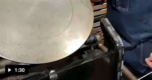 The sights and sounds of this amazing vintage printing machine. - Video